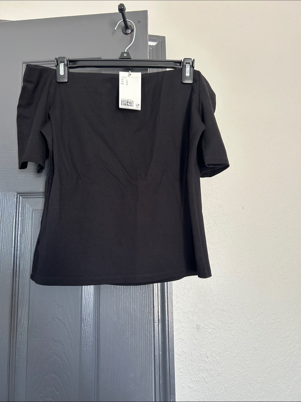 H&M Black Off-the-Shoulder Crop Top